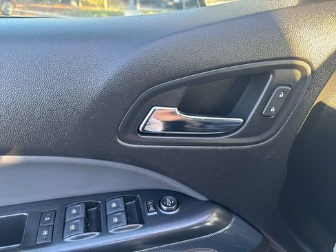Used 2018 Chevrolet Colorado Z71 image 11