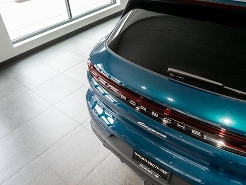 Certified 2025 Porsche Cayenne image 32