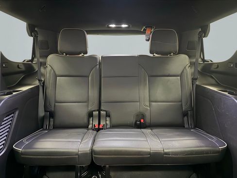 Used 2021 GMC Yukon SLT w/ SLT Premium Package image 11