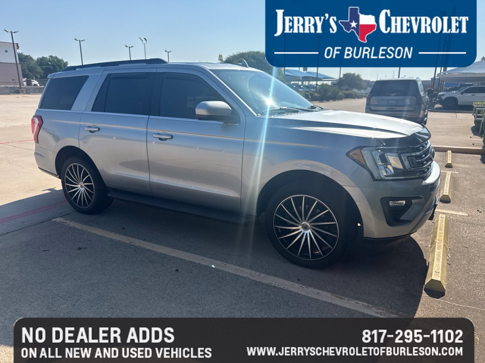 Used 2021 Ford Expedition XLT RWD image 2