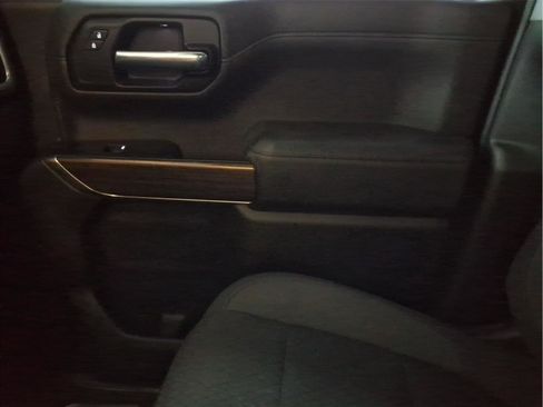 Used 2022 Chevrolet Silverado 1500 LT AWD/4WD image 24