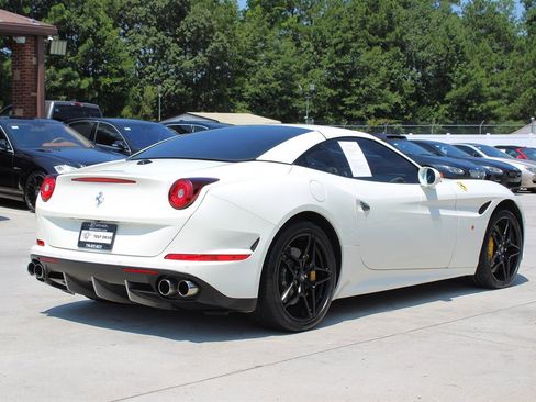 Used 2017 Ferrari California T image 13