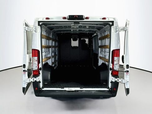 Used 2025 RAM ProMaster 2500 w/ U-Haul Equipment Group FWD image 28
