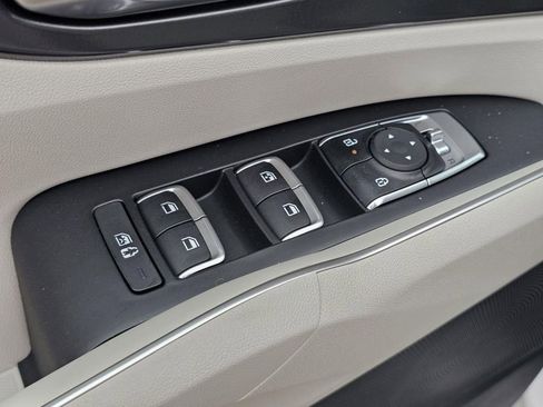 New 2026 Kia Sorento S FWD image 17