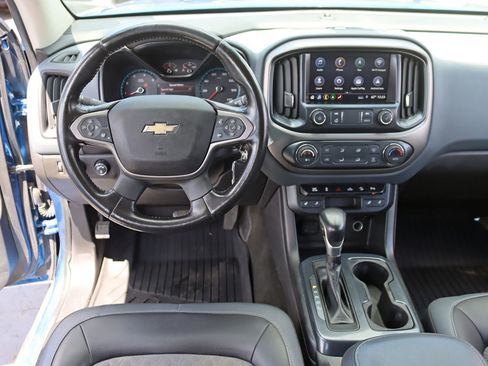 Used 2019 Chevrolet Colorado Z71 AWD/4WD image 17