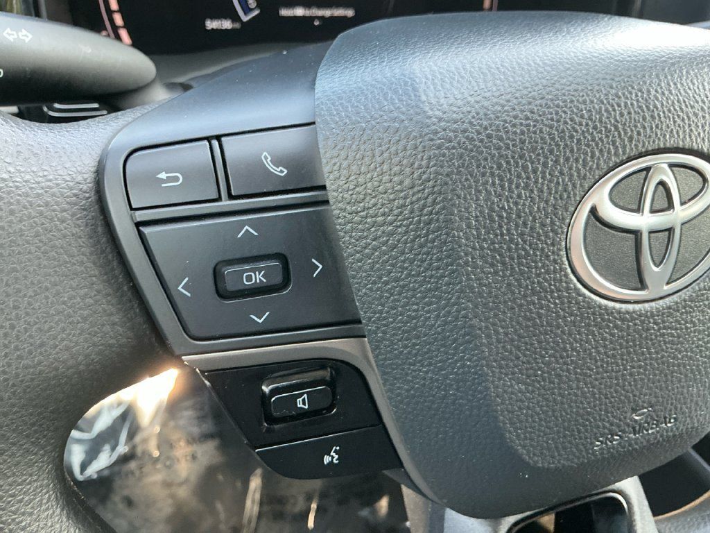 Used 2025 Toyota Camry LE FWD image 21