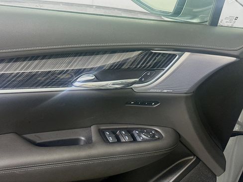 Used 2025 Cadillac XT6 Premium Luxury image 15