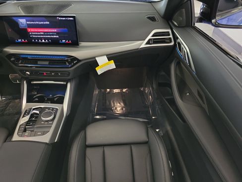 Used 2025 BMW M440i Convertible image 12