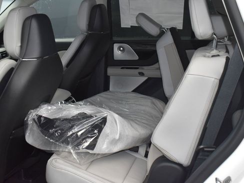 New 2025 Lincoln Aviator Reserve w/ Equipment Group 201A image 11