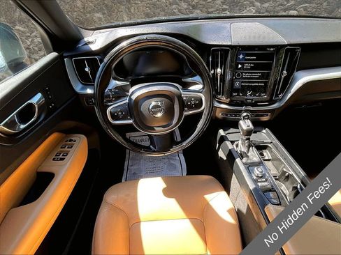 Used 2018 Volvo XC60 T5 Momentum w/ Convenience Package AWD/4WD image 5