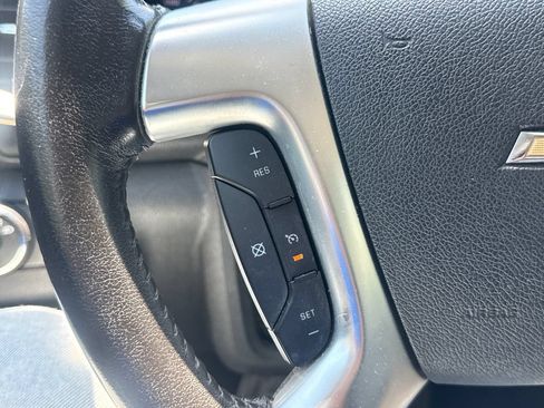 Used 2016 Chevrolet Traverse LT FWD image 29