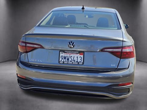 Used 2024 Volkswagen Jetta SE FWD image 5