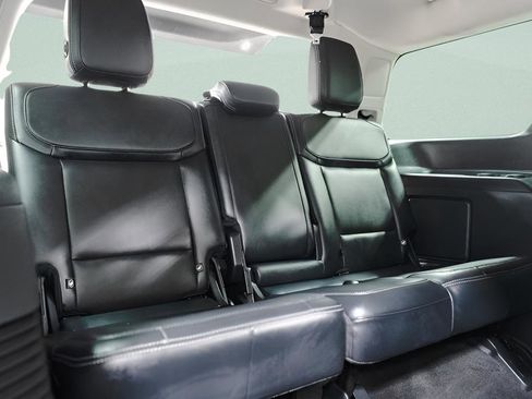 Used 2025 Ford Expedition Platinum image 34