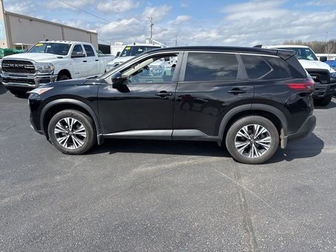 Used 2023 Nissan Rogue SV image 9