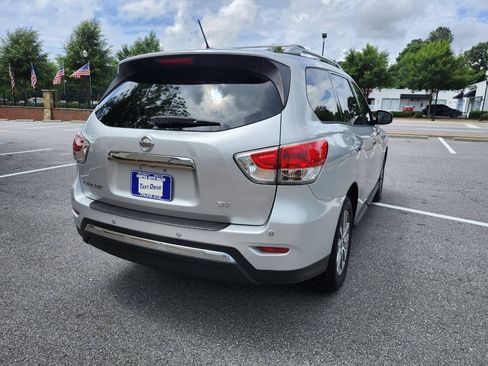 Used 2013 Nissan Pathfinder SV w/ Cargo Pkg FWD image 15