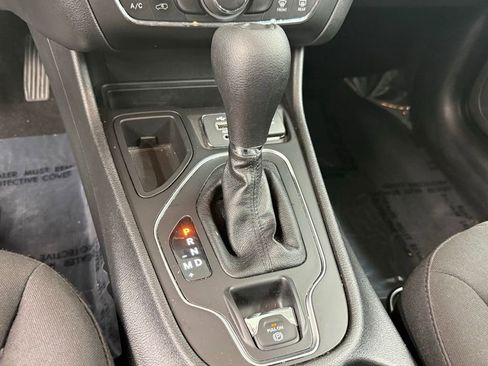 Used 2021 Jeep Cherokee Latitude image 23