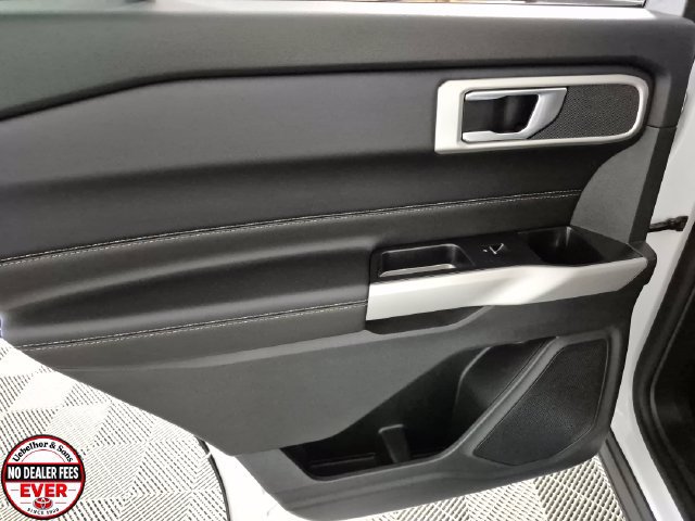 Used 2022 Ford Explorer XLT AWD/4WD image 26