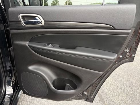 Used 2021 Jeep Grand Cherokee Laredo X AWD/4WD image 19