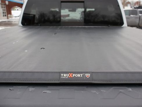 Used 2018 Nissan Titan PRO-4X image 32