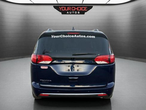 Used 2018 Chrysler Pacifica Touring-L image 5