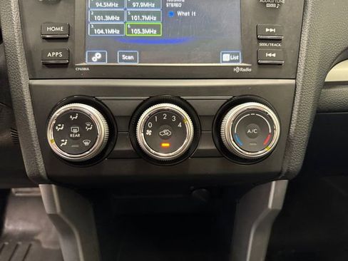 Used 2017 Subaru Forester 2.5i w/ Alloy Wheel Package image 3