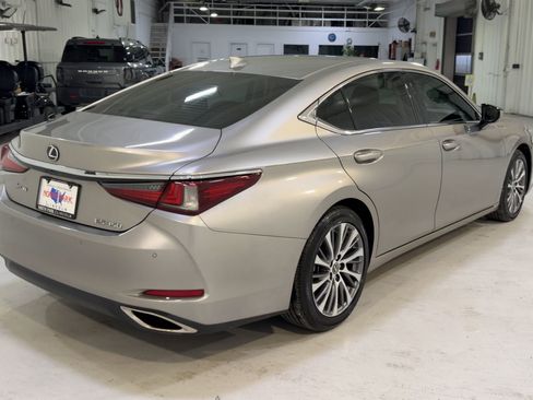 Used 2019 Lexus ES 350 Ultra Luxury image 9