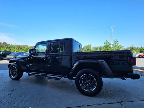 Used 2023 Jeep Gladiator Overland AWD/4WD image 5