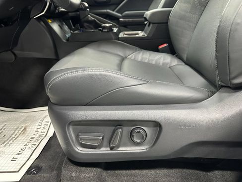 Used 2026 Toyota 4Runner TRD Off-Road Premium AWD/4WD image 13