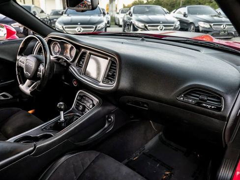 Used 2015 Dodge Challenger SRT w/ Technology Group image 10