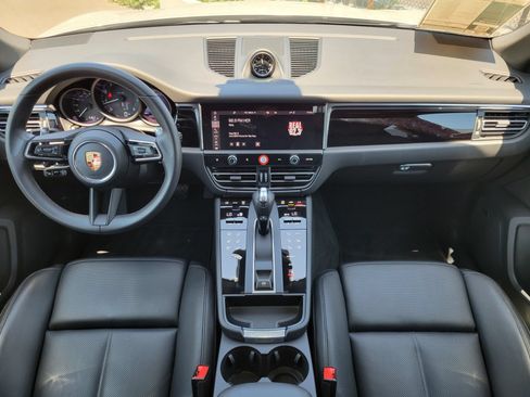 Used 2026 Porsche Macan AWD/4WD image 12