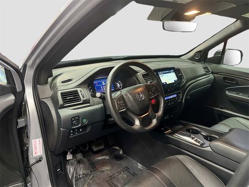 Used 2024 Honda Passport TrailSport image 9