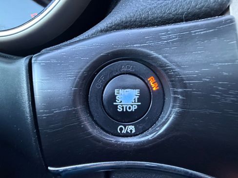 Used 2017 Jeep Grand Cherokee Limited w/ Luxury Group II image 30