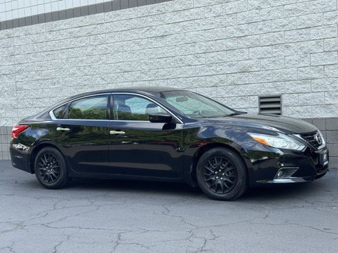 Used 2016 Nissan Altima 2.5 S w/ Power Driver Seat Package FWD image 4