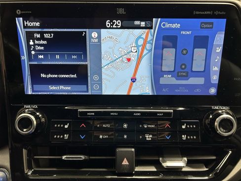 Used 2022 Toyota Highlander Limited image 19