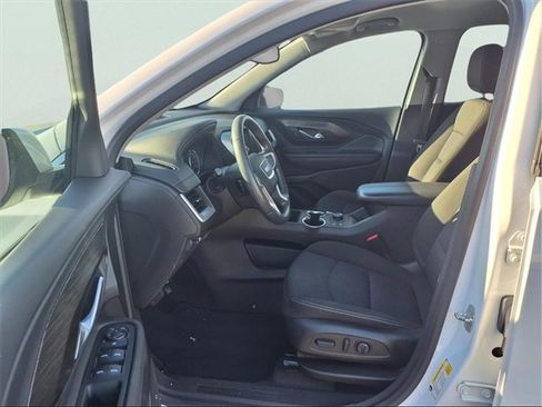 Certified 2022 GMC Terrain SLE w/ Driver Convenience Package image 16