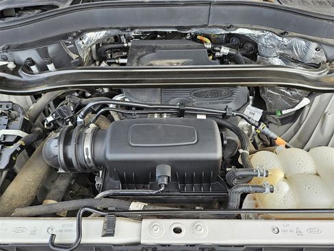 Used 2020 Ford Explorer Limited image 22