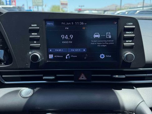 Used 2023 Hyundai Elantra SEL FWD image 11