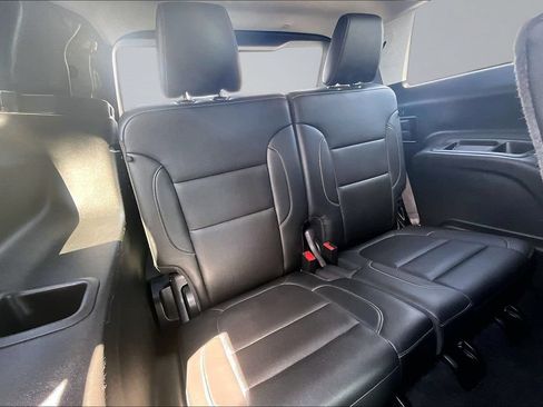Used 2023 GMC Acadia SLT AWD/4WD image 26