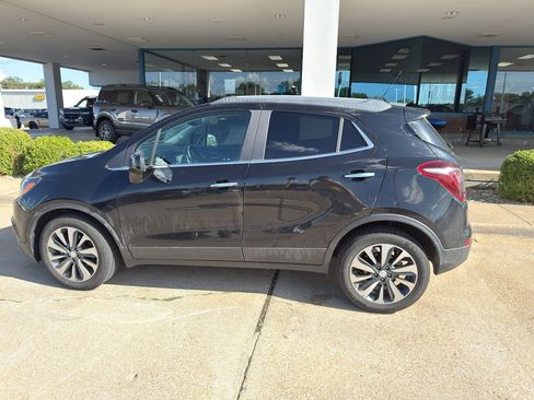 Used 2021 Buick Encore Preferred w/ Safety Package II FWD image 8