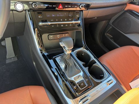 Certified 2024 Kia Carnival SX image 29