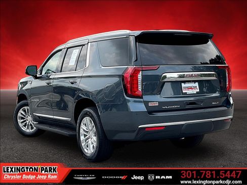 Used 2021 GMC Yukon SLT w/ SLT Premium Package AWD/4WD image 4