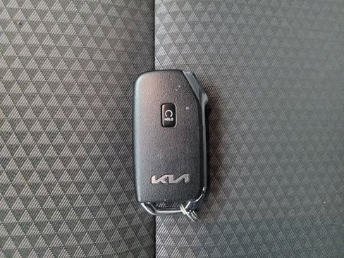 Used 2024 Kia Soul S image 32