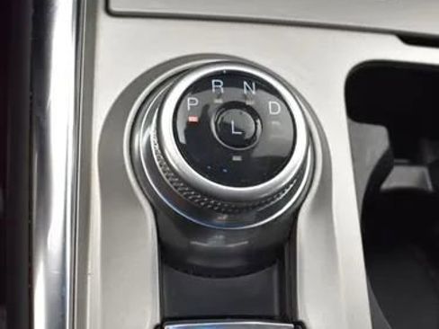 Used 2023 Ford Explorer Limited image 35