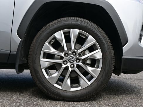 Used 2019 Toyota RAV4 Limited w/ Advanced Technology Package AWD/4WD image 13