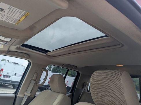 Used 2016 Nissan Frontier SV w/ SV Value Truck Package RWD image 15