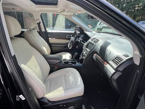 Used 2017 Ford Explorer Platinum AWD/4WD image 11