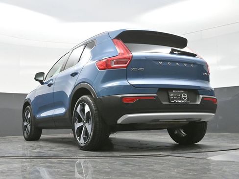 Used 2025 Volvo XC40 B5 Plus image 20