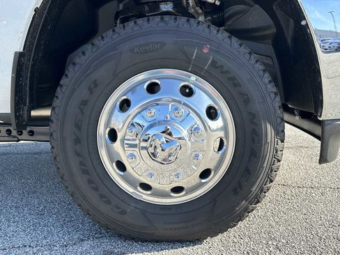 New 2026 RAM 3500 Tradesman w/ Chrome Appearance Group image 12