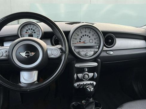 Used 2010 MINI Cooper Hardtop image 9