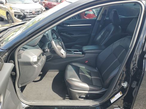 Certified 2024 Nissan Altima 2.5 SR image 12